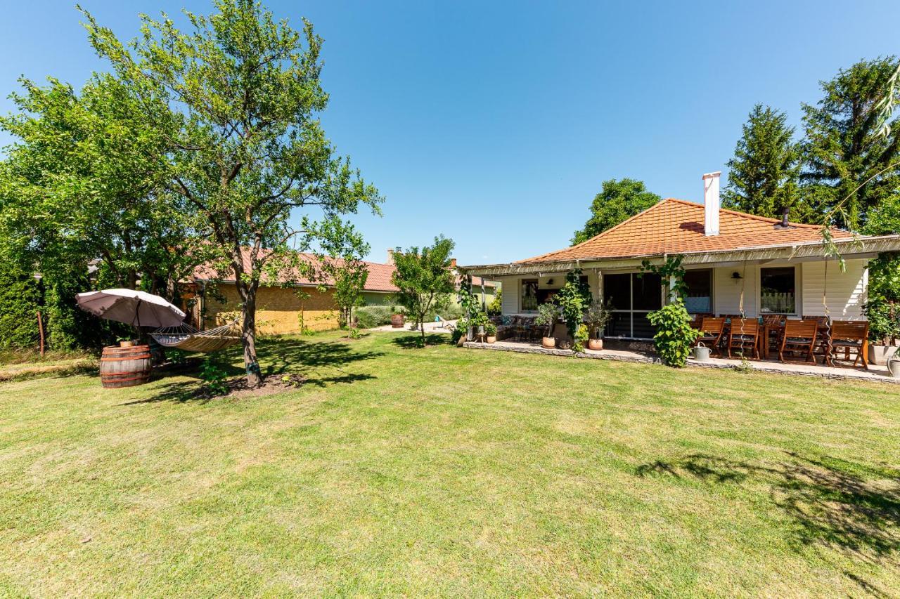 Berrybay Holidayhome Balatonkeresztúr Exterior foto